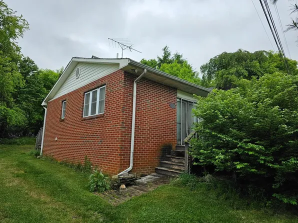 7348 W Lee Hwy, Rural Retreat, VA 24368