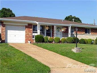 1st image of 818 Rainbow Dr
