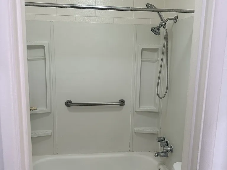 100-108 W Pleasant Valley Rd #DOWNSTAIRS — Photo 8