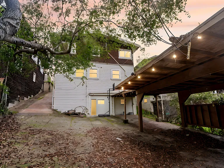 373 Moraga Ave — Photo 17