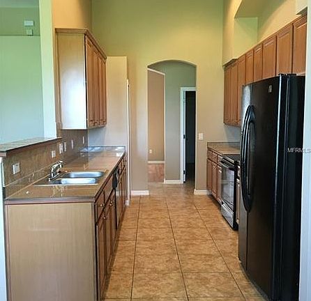 4th image of 328 Willet Ave