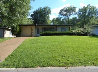 8444 Madeline Dr, Saint Louis, MO 63114
