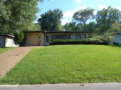 8444 Madeline Dr, Saint Louis, MO, 63114
