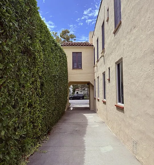 1032 S Crescent Heights Blvd — Photo 41
