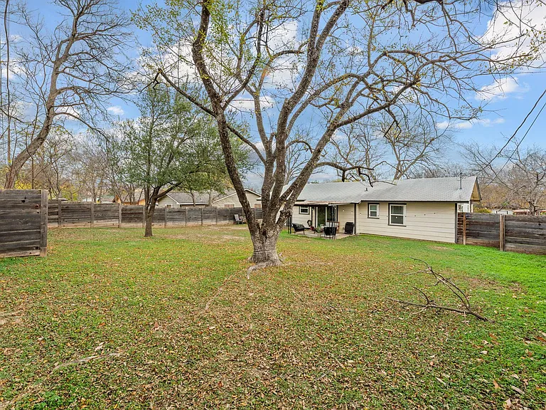 8508 Bradford Dr — Photo 27