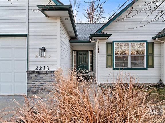 5th image of 2213 E Celia Ct