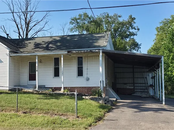114 E Auxillary St, Bethany, IL 61914