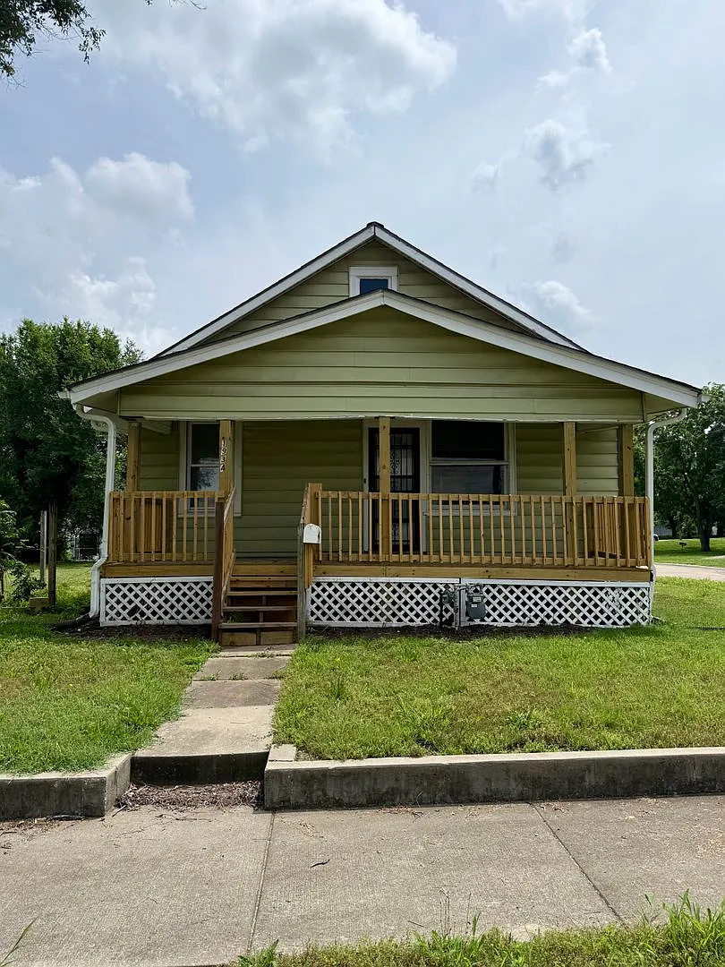 3 bedroom / 2 bath — Photo 1