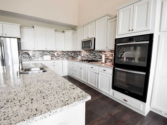 2nd image of 5056 Loch Dr