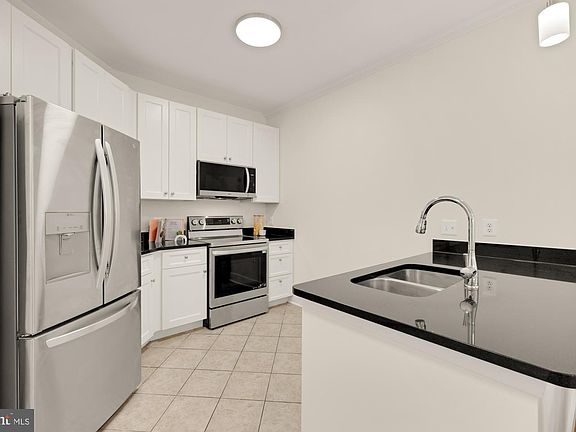 3rd image of 1391 Pennsylvania Ave SE Unit 248