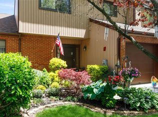 43 Timber Ridge Dr #43, Holbrook, NY 11741