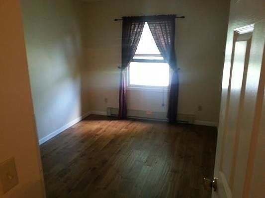 4th image of 1828 E Farnsworth Dr #B