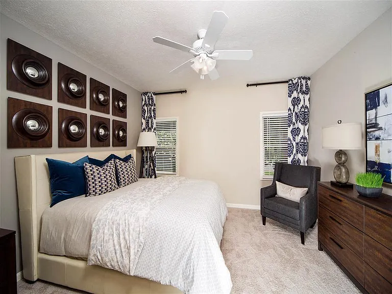 Secondary bedroom