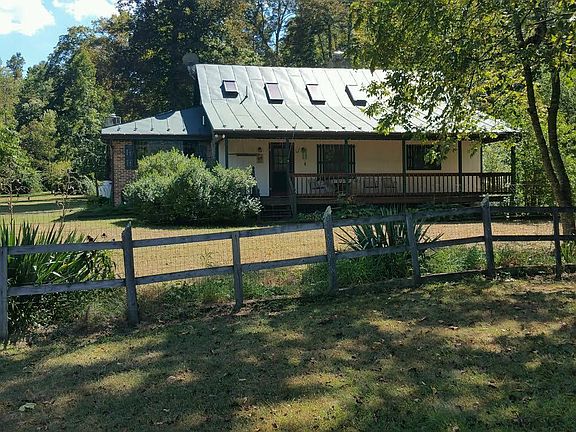 4th image of 658 Peaceful Valley Dr