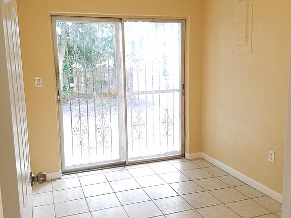 5th image of 260 NE 161st St