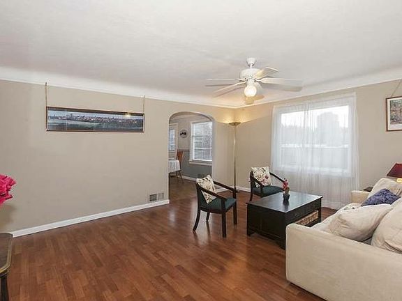 5th image of 318 Bryan Ave
