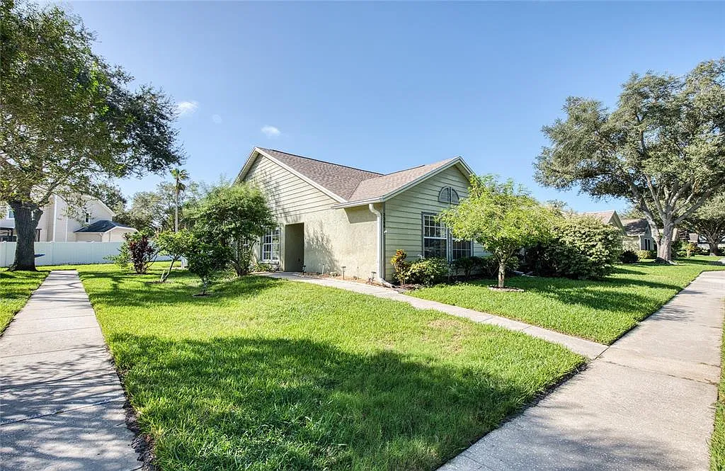 3 bed, 2.0 bath, 1410 sqft, $2,450 — Photo 1