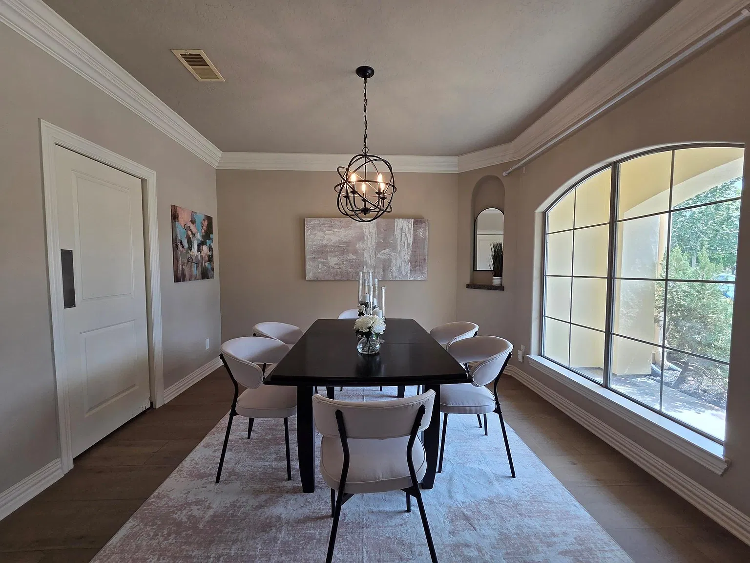 4 bed, 3.0 bath, 2722 sqft, $3,400 — Photo 4