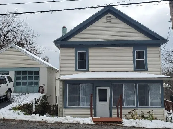 5638 North St, Camillus, NY 13031