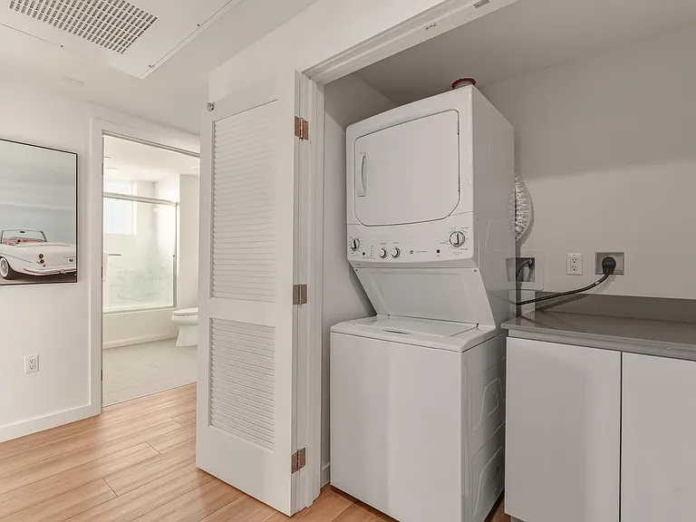 The Sophia - 1759 N Gower St — Photo 41