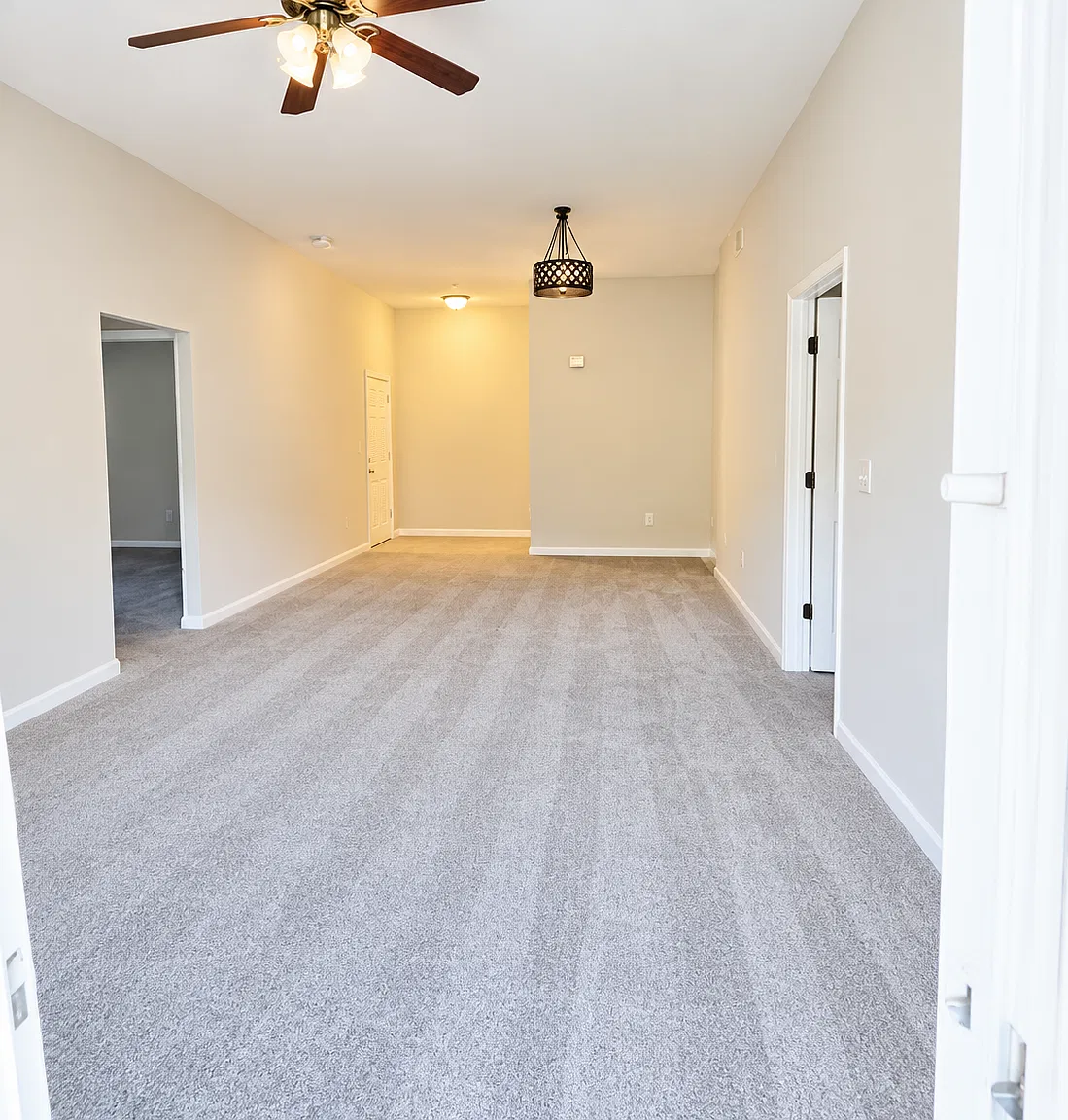 7055 Deer Lodge Cir — Photo 4