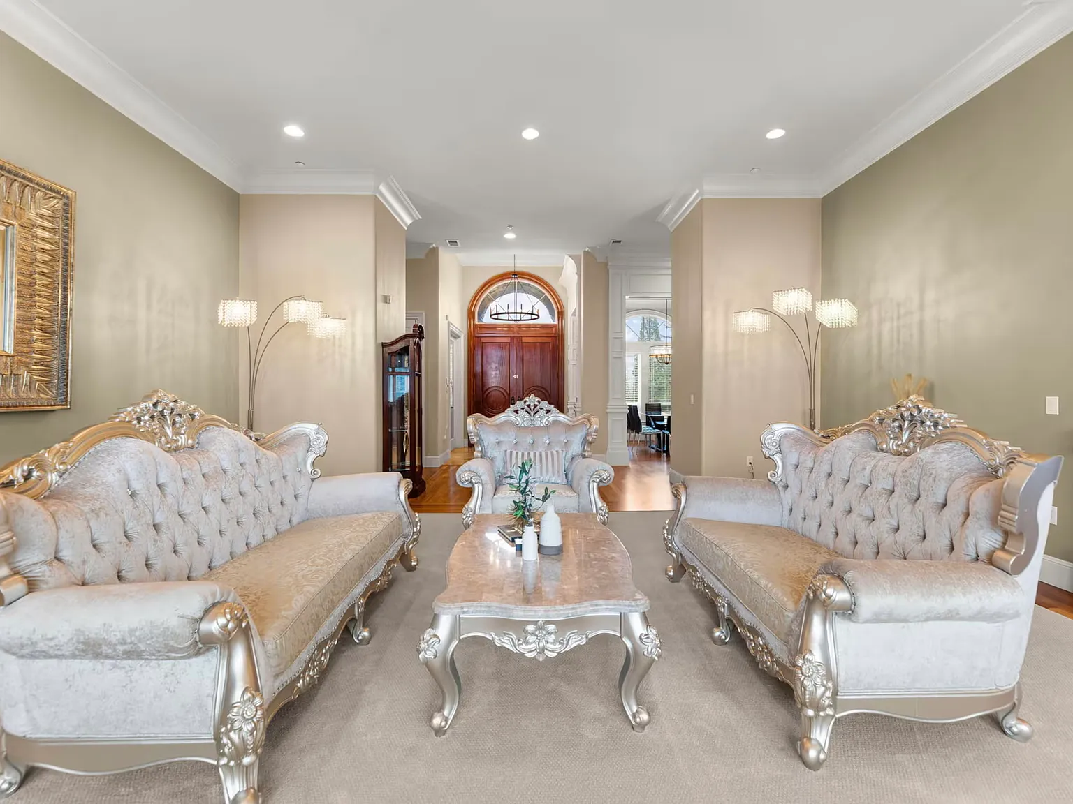 4 bed, 5540 sqft, $5,500 — Photo 3