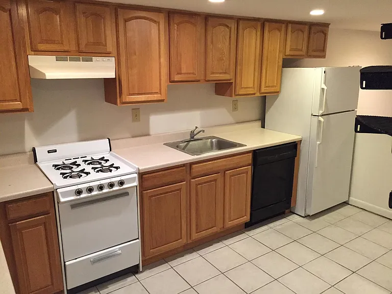 1915 Green St #1E — Photo 1
