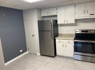3857 N Parkway Dr APT 1A, Northbrook, IL