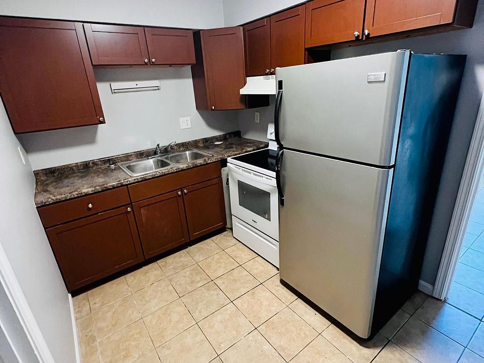 1st image of 2235 Hanser Dr #6