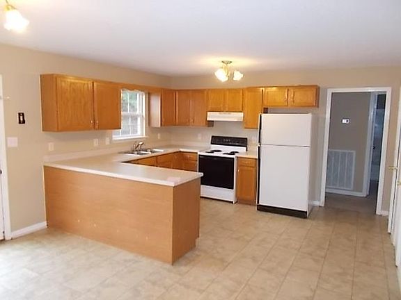 2nd image of 601 Flower Dr