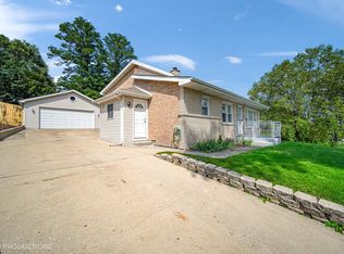 8750 S 81st Ct, Hickory Hills, IL 60457