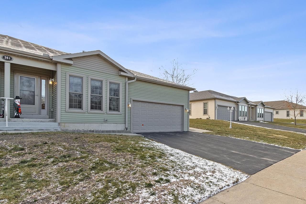 304 Henry Drive UNIT 2, Portage, WI 53901 Zillow