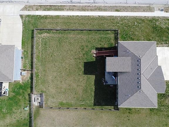 3rd image of 14599 Derby Rd