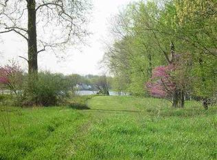 9594 E Adams Rd, Pierceton, IN 46562