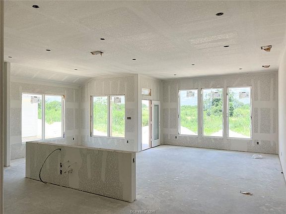 2nd image of 3472 Pointe Du Huc Dr
