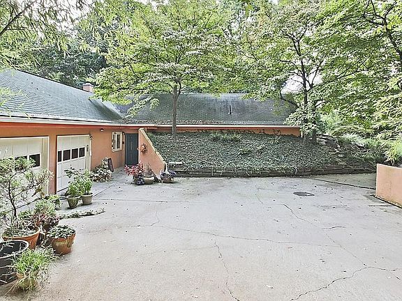 2nd image of 12215 King Cir