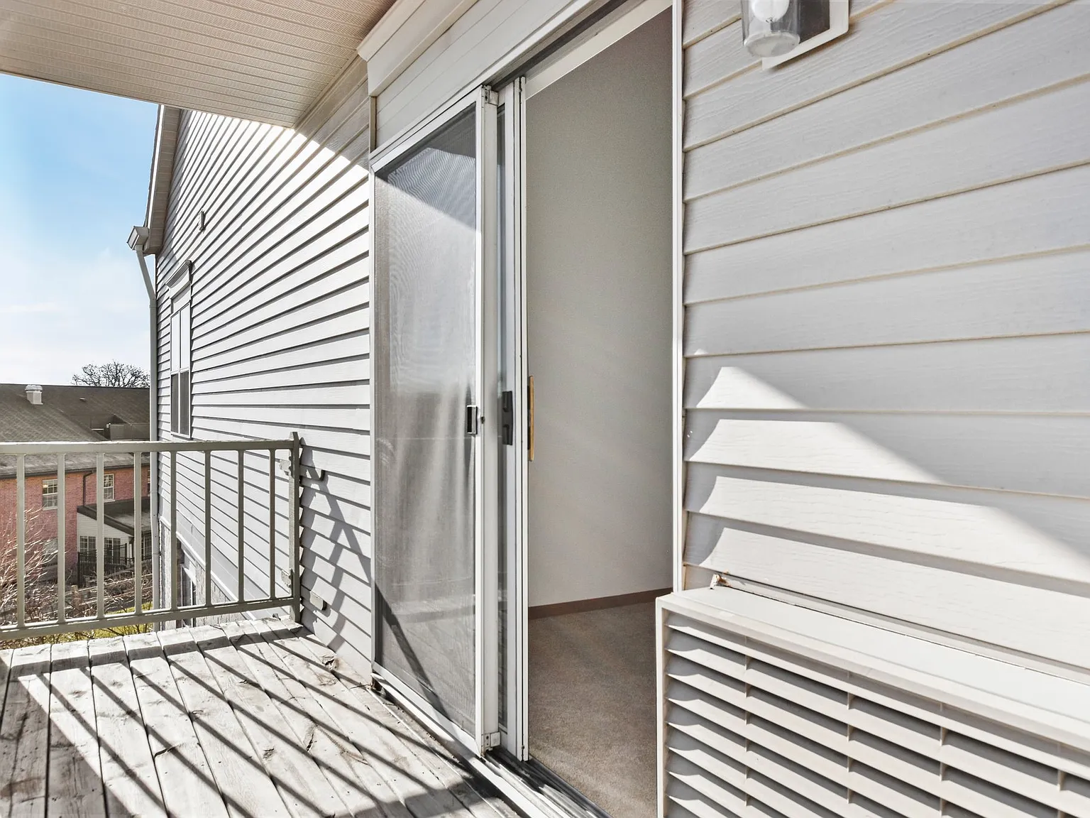 Orchid Knoll Apartments — Photo 1