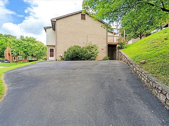 2nd image of 376 Dalewood Ave
