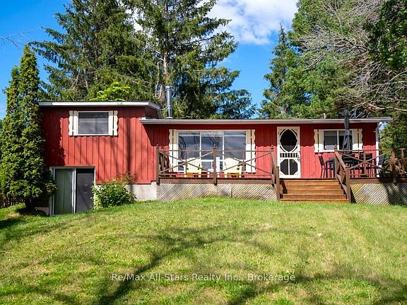2nd image of 35 Alpine St