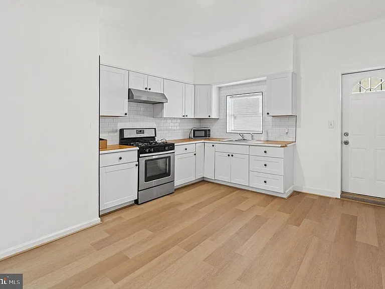 1653 N Smallwood St — Photo 11