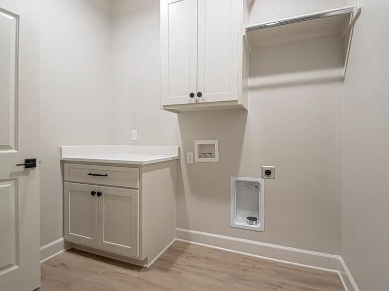 404 Gardens Ln — Photo 12