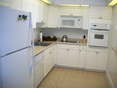 4th image of 19370 Collins Ave APT 717