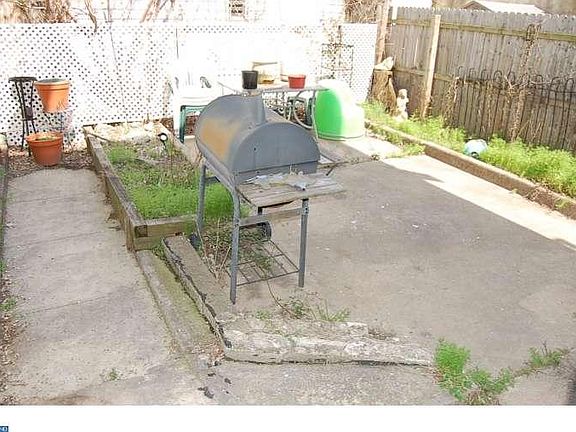 3rd image of 2157 E Cumberland St