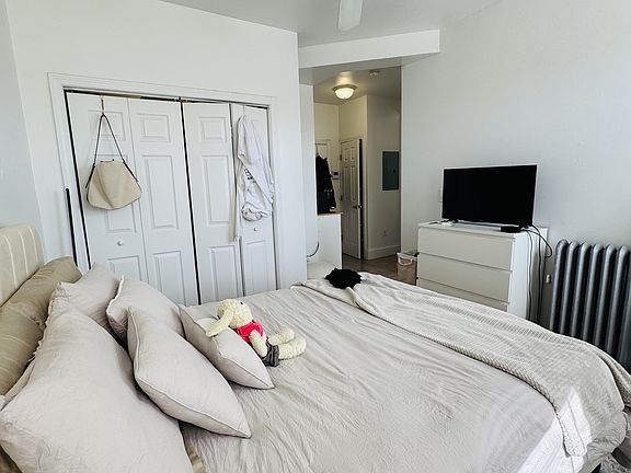 3rd image of 151 Park Dr #26A