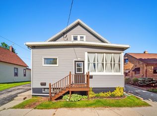 1136 S 23rd St, Manitowoc, WI 54220
