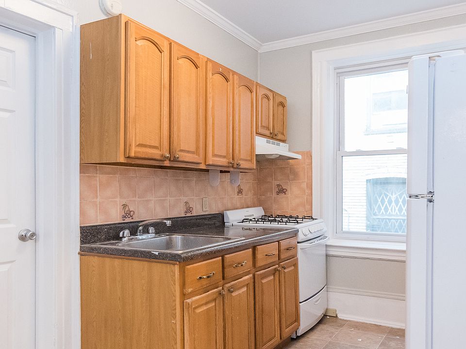 1st image of 32-40 33rd St #2R