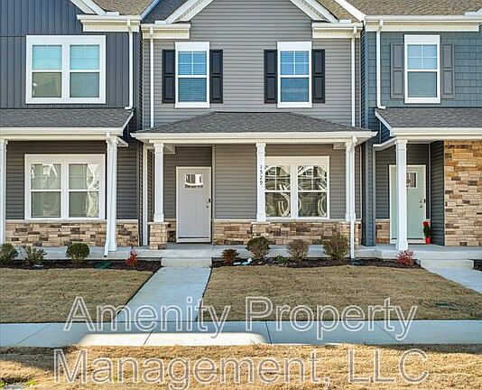 2nd image of 1529 Stanford Ln