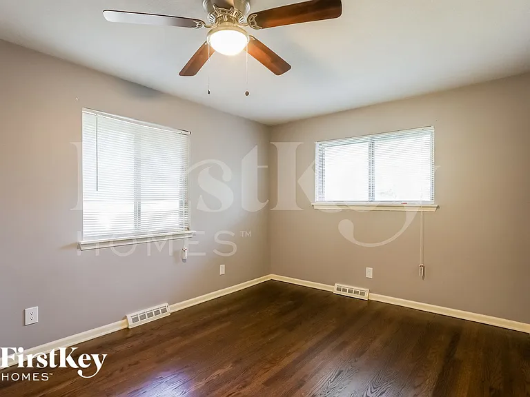 1004 SW 14th Ter — Photo 10