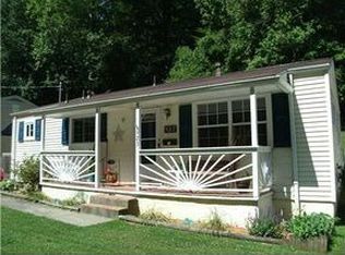 923 Lexington Dr, Saint Albans, WV 25177