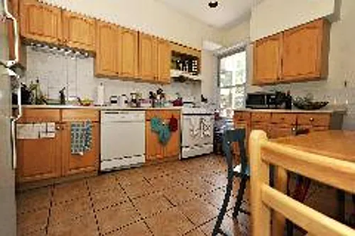 10 Strathmore Rd #5 Photo 1